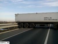 Imagine atasata: Accident TIR Centură Timișoara (1).jpg
